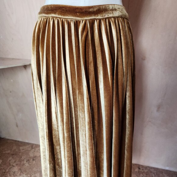Gold Velour Pleated Skirt - Picture 1 of 3